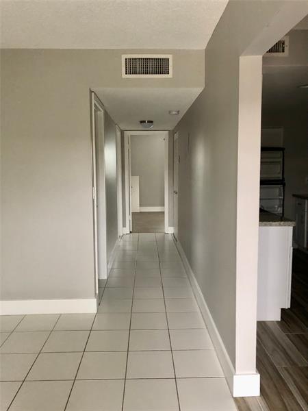 Image 4 of 18 For 500 2nd St  204