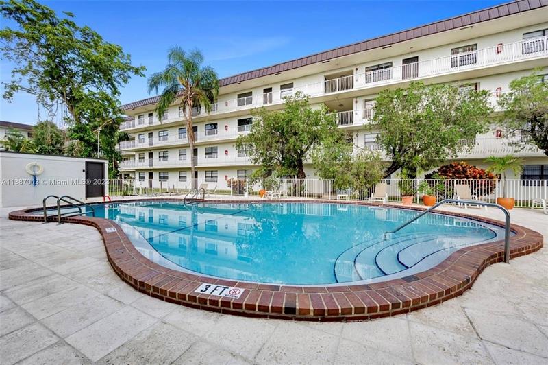 Image 9 of 18 For 500 2nd St  204