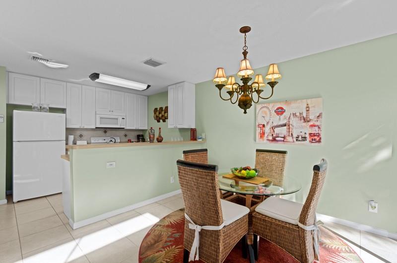 Image 12 of 39 For 12816 Woodmill Dr