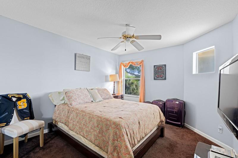 Image 16 of 39 For 12816 Woodmill Dr