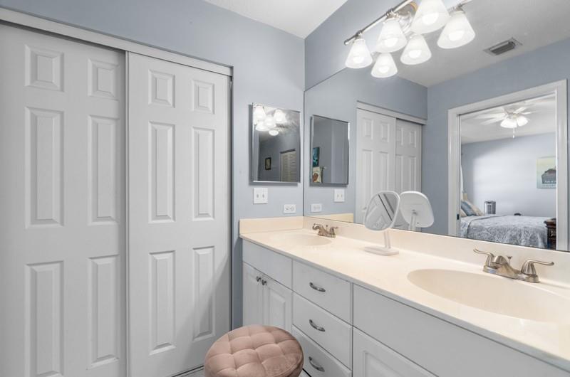 Image 18 of 39 For 12816 Woodmill Dr