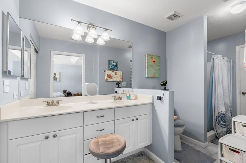 Image 19 of 39 For 12816 Woodmill Dr