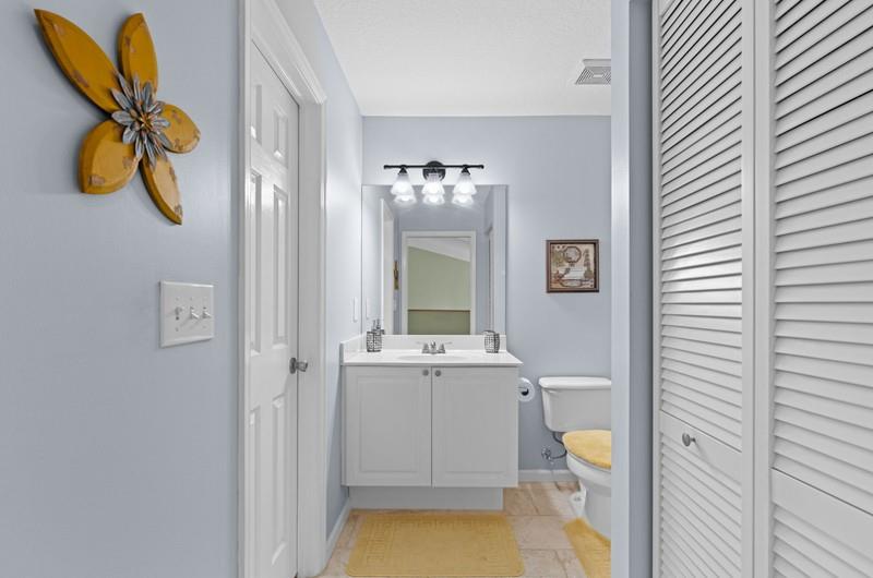 Image 20 of 39 For 12816 Woodmill Dr
