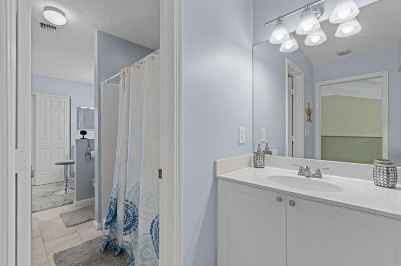 Image 21 of 39 For 12816 Woodmill Dr