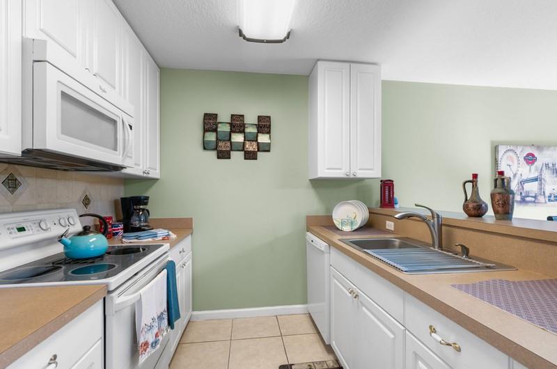 Image 7 of 39 For 12816 Woodmill Dr
