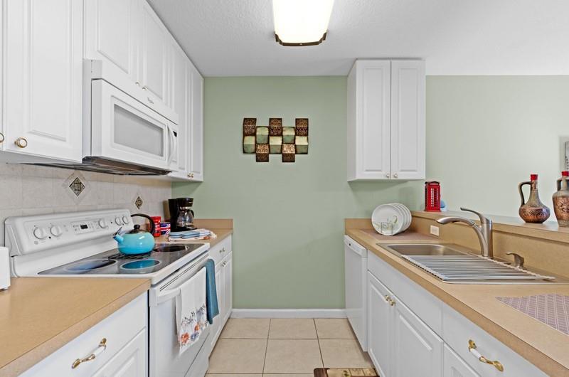 Image 8 of 39 For 12816 Woodmill Dr