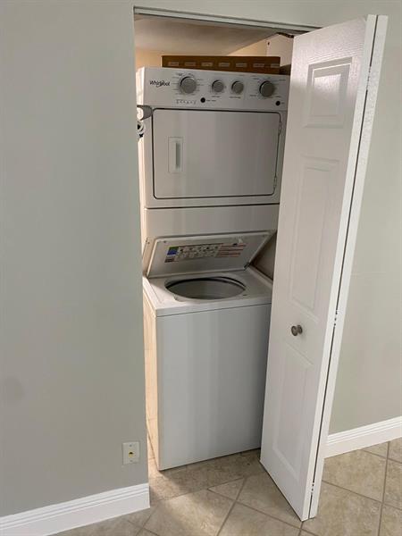 Image 4 of 8 For 4200 Crystal Lake Dr  115