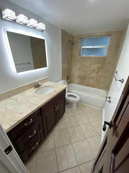 Image 5 of 8 For 4200 Crystal Lake Dr  115