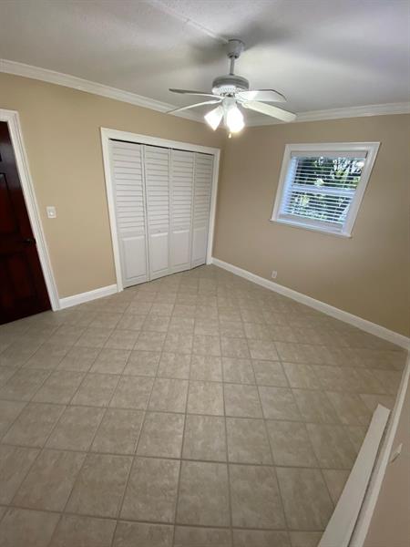 Image 7 of 8 For 4200 Crystal Lake Dr  115