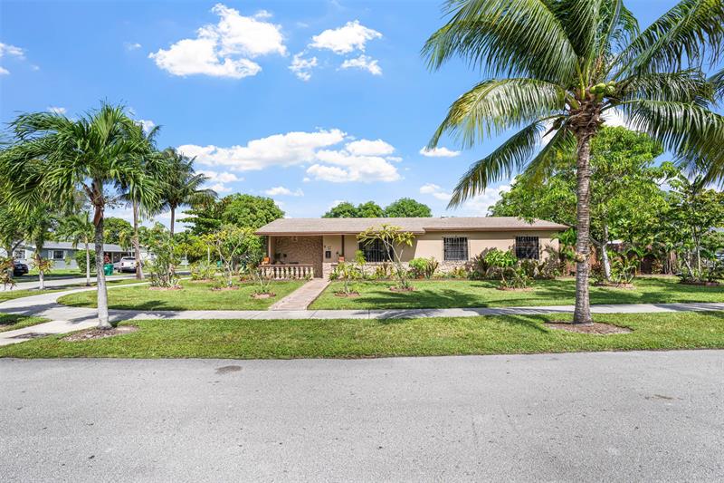 Details for 45 212th St  , Miami, FL 33179