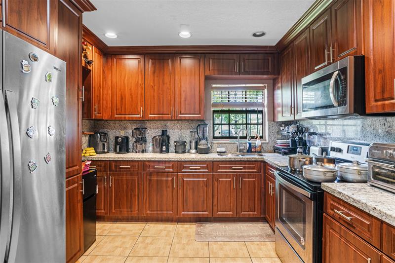 Image 13 of 38 For 45 212th St  