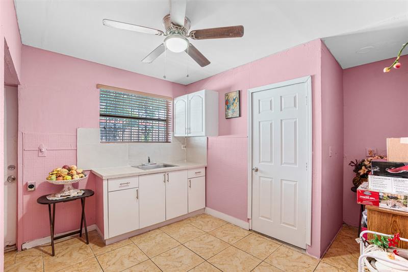 Image 18 of 38 For 45 212th St  