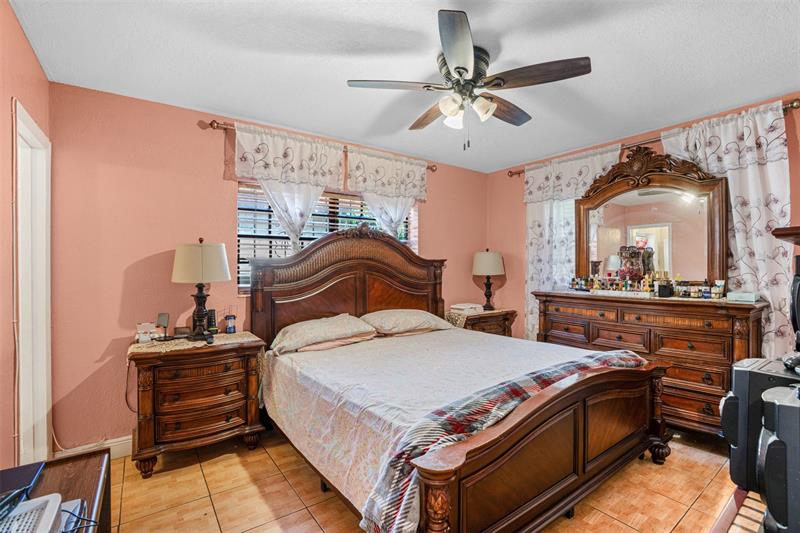 Image 22 of 38 For 45 212th St  