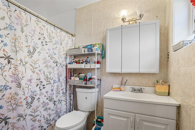 Image 23 of 38 For 45 212th St  