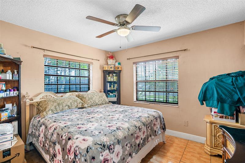 Image 24 of 38 For 45 212th St  