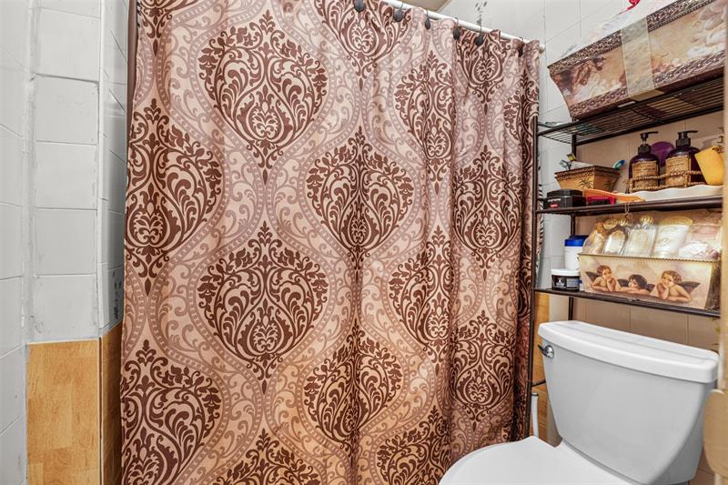 Image 27 of 38 For 45 212th St  