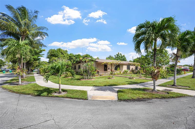 Image 4 of 38 For 45 212th St  