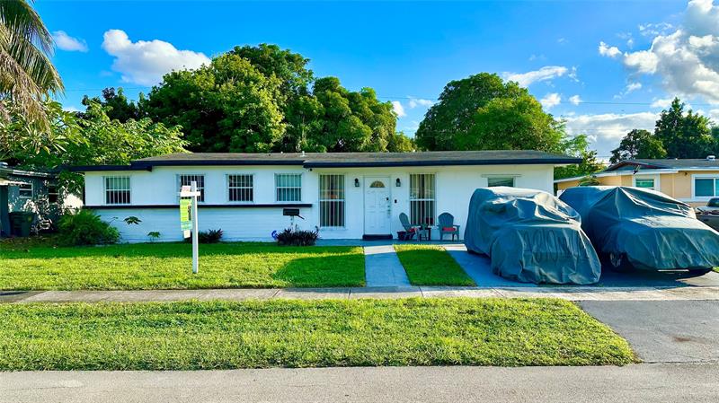 Image 2 of 27 For 4810 11th Pl