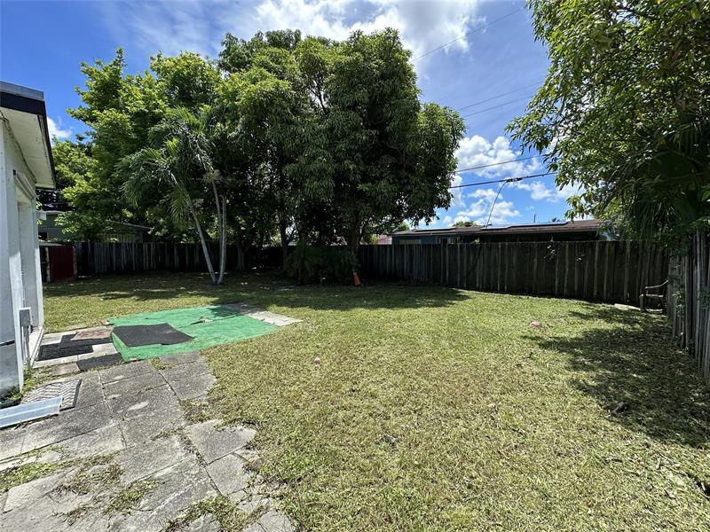 Image 22 of 27 For 4810 11th Pl