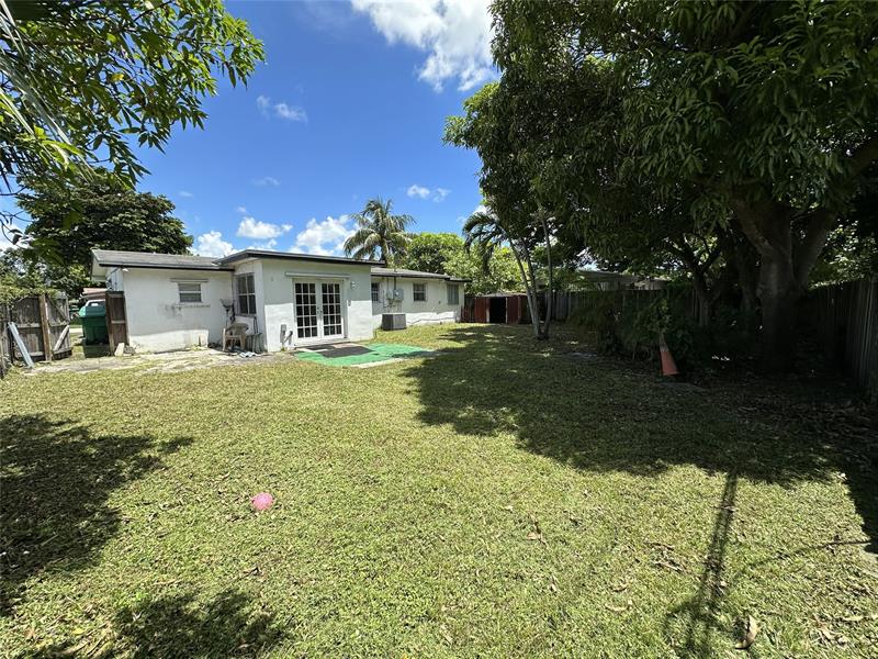 Image 23 of 27 For 4810 11th Pl