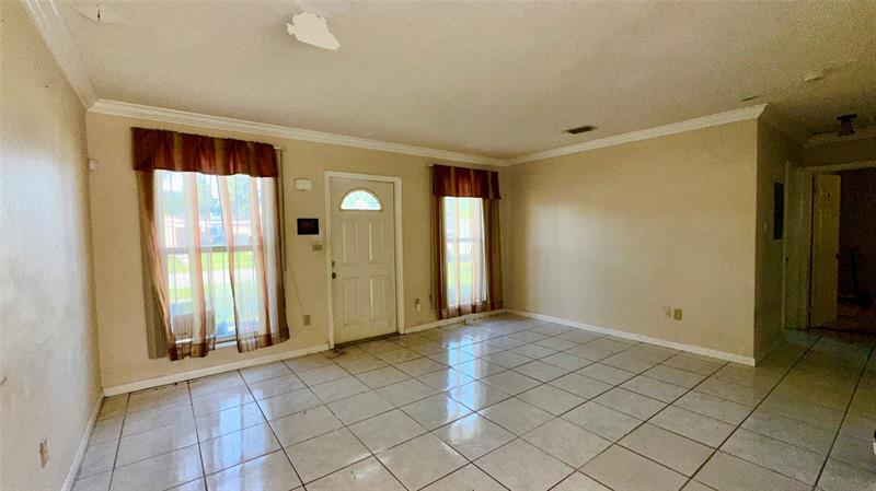 Image 4 of 27 For 4810 11th Pl