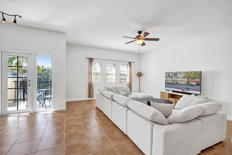 Image 29 of 54 For 228 6th Ct  228