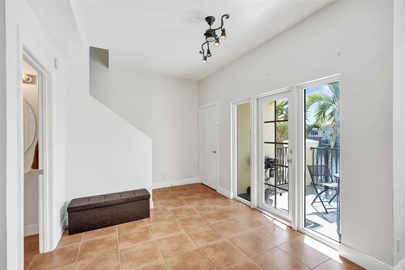 Image 33 of 54 For 228 6th Ct  228