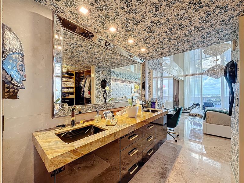 Image 14 of 37 For 1800 Ocean Dr  2709