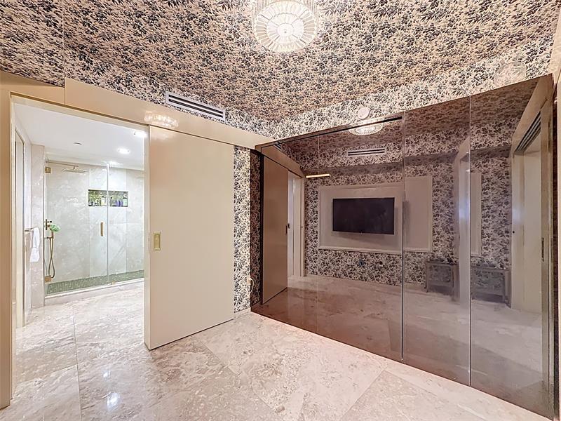 Image 17 of 37 For 1800 Ocean Dr  2709