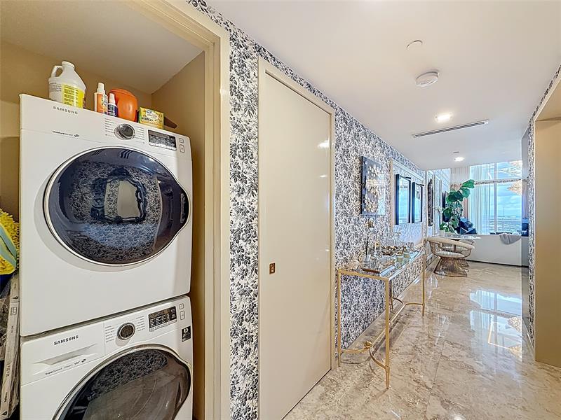Image 22 of 37 For 1800 Ocean Dr  2709