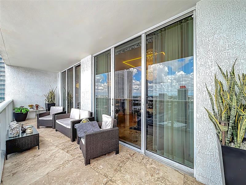 Image 23 of 37 For 1800 Ocean Dr  2709