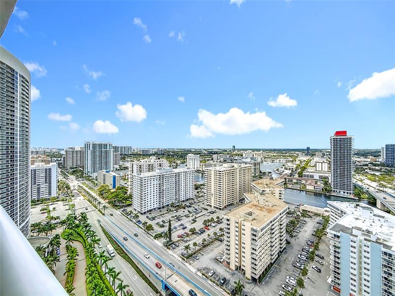 Image 25 of 37 For 1800 Ocean Dr  2709