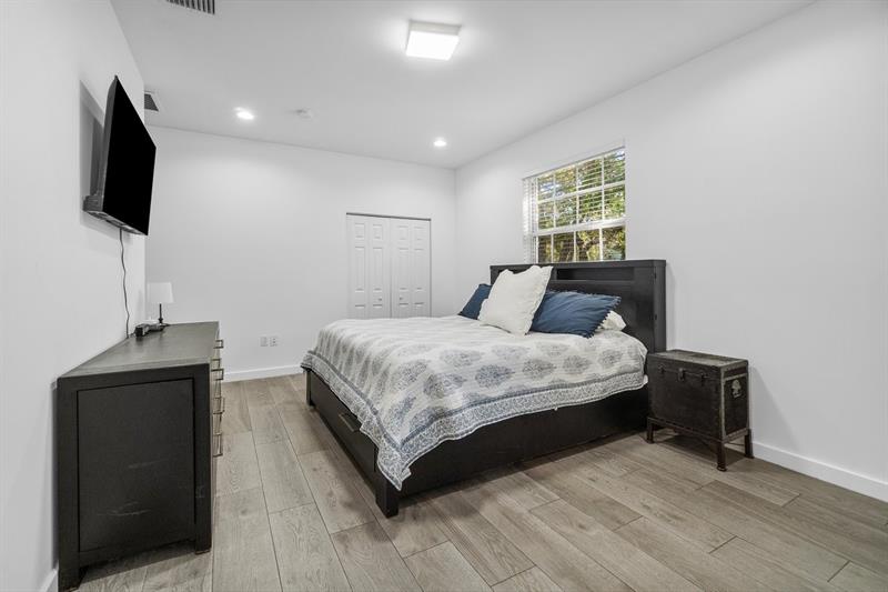 Image 15 of 44 For 1030 Crystal Way  104