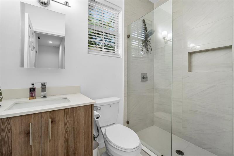Image 22 of 44 For 1030 Crystal Way  104