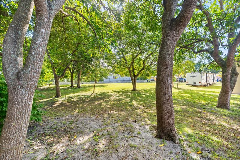 Image 22 of 35 For 23 116th St  