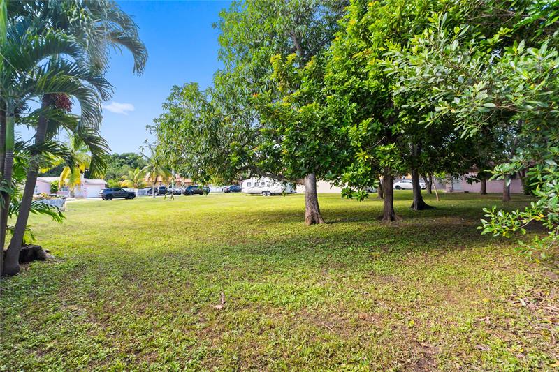 Image 23 of 35 For 23 116th St  