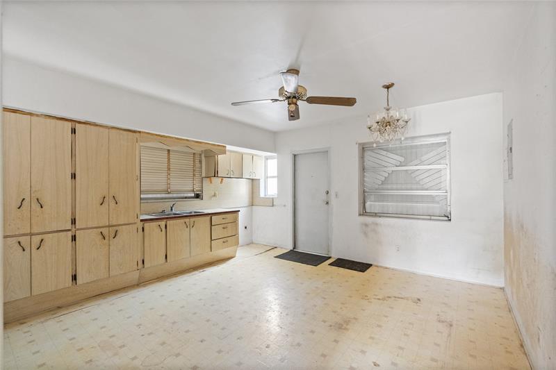 Image 29 of 35 For 23 116th St  