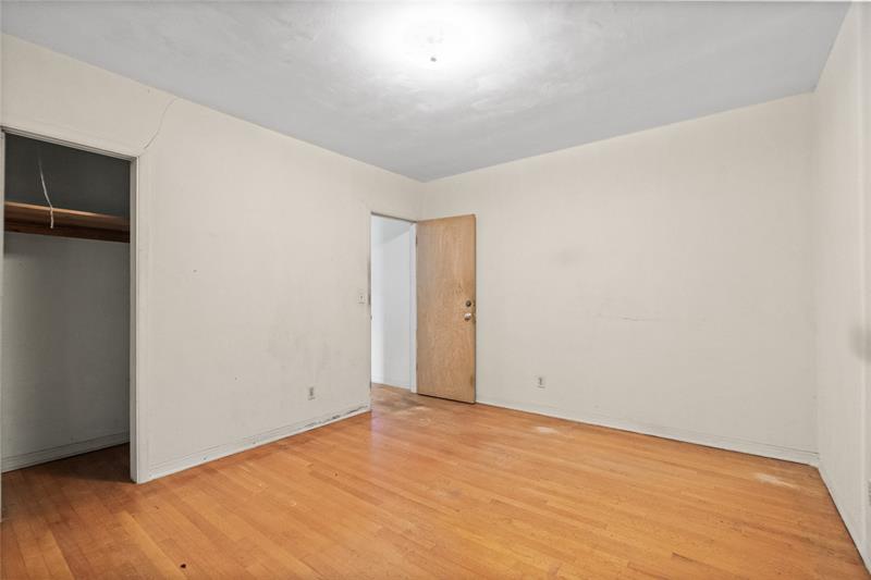 Image 31 of 35 For 23 116th St  