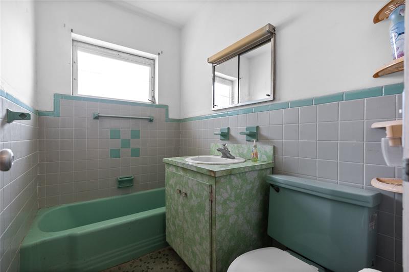 Image 32 of 35 For 23 116th St  