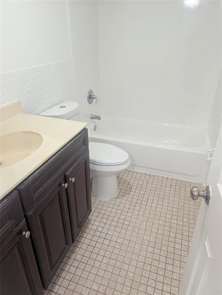 Image 16 of 20 For 5881 16th Pl  224