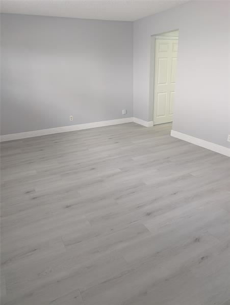 Image 7 of 20 For 5881 16th Pl  224