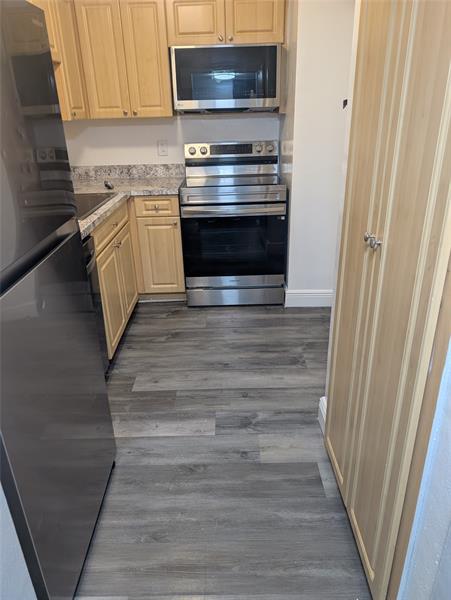 Image 9 of 22 For 5820 17th Pl  108