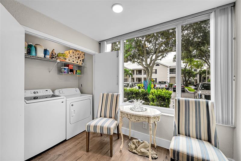 Image 11 of 47 For 2841 Oakland Forest Dr  106