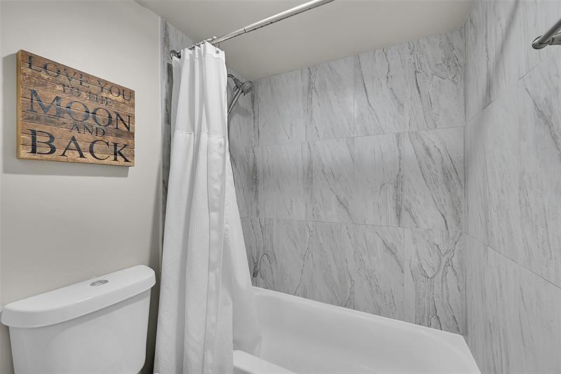 Image 15 of 47 For 2841 Oakland Forest Dr  106