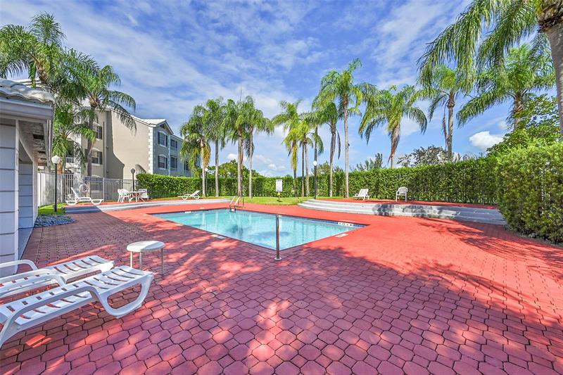 Image 23 of 47 For 2841 Oakland Forest Dr  106