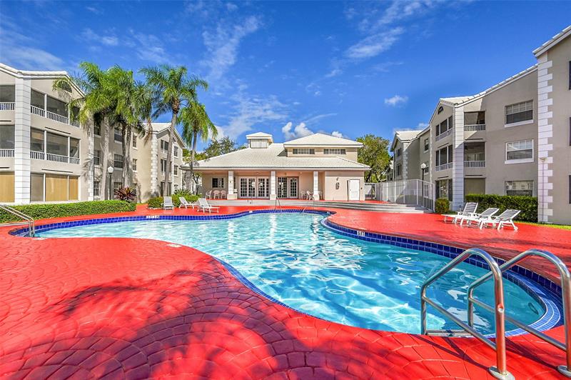 Image 24 of 47 For 2841 Oakland Forest Dr  106