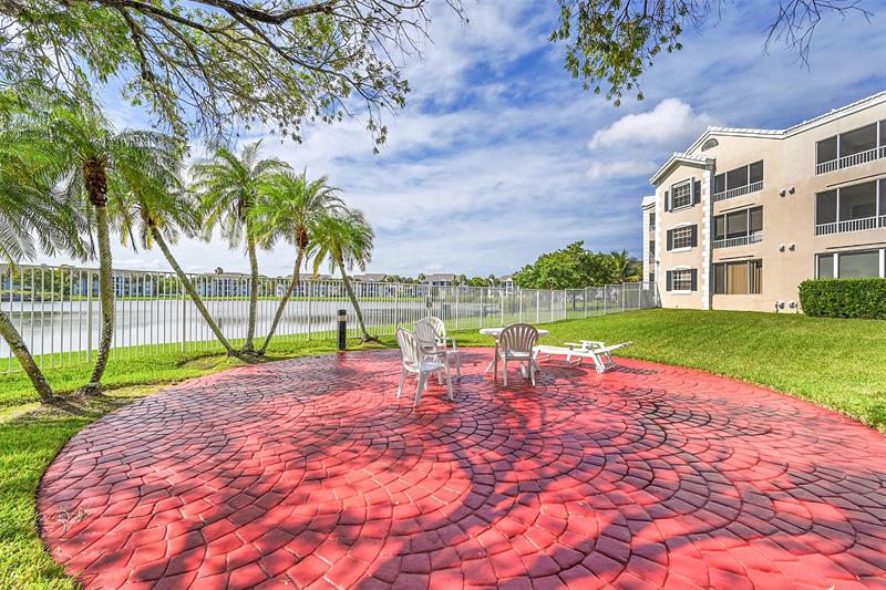 Image 25 of 47 For 2841 Oakland Forest Dr  106