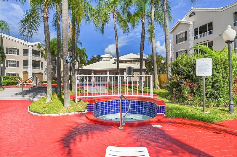 Image 26 of 47 For 2841 Oakland Forest Dr  106