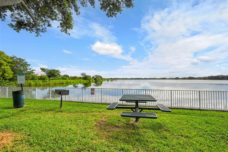 Image 27 of 47 For 2841 Oakland Forest Dr  106