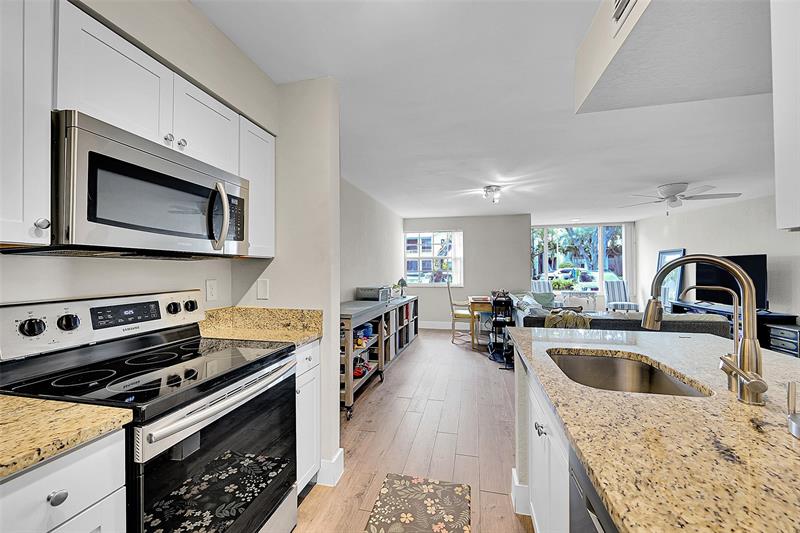 Image 3 of 47 For 2841 Oakland Forest Dr  106